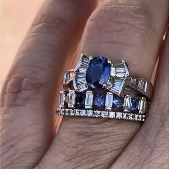 18K 750 Natural Sapphire 💙 & Emerald Cut Diamond 💎 Ring Set Appraisals $4720 - Picture 4 of 13